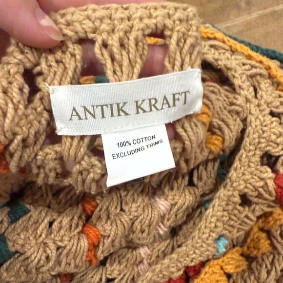 ANTIK KRAFT LILY'S CRAFTED CROCHET SLOUCHY HOBO - Picture 5 of 5